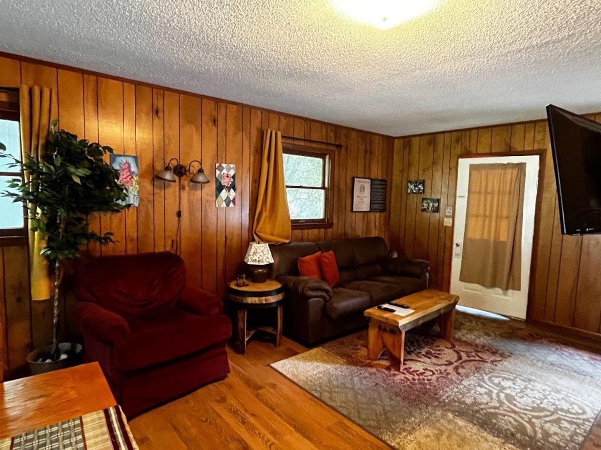 Meadowlark Motel With Restaurant & Bar Maggie Valley Exterior photo