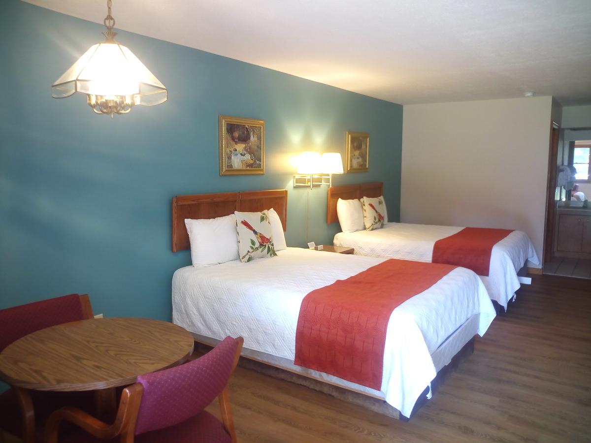 Meadowlark Motel With Restaurant & Bar Maggie Valley Exterior photo